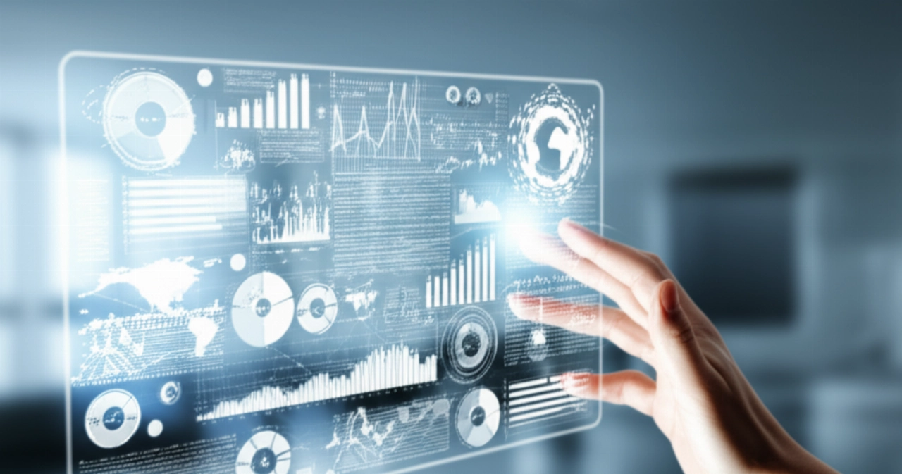 Una mano caucasica interagisce con un'interfaccia olografica luminosa che mostra dati e analisi dei costi e-commerce complessi.
